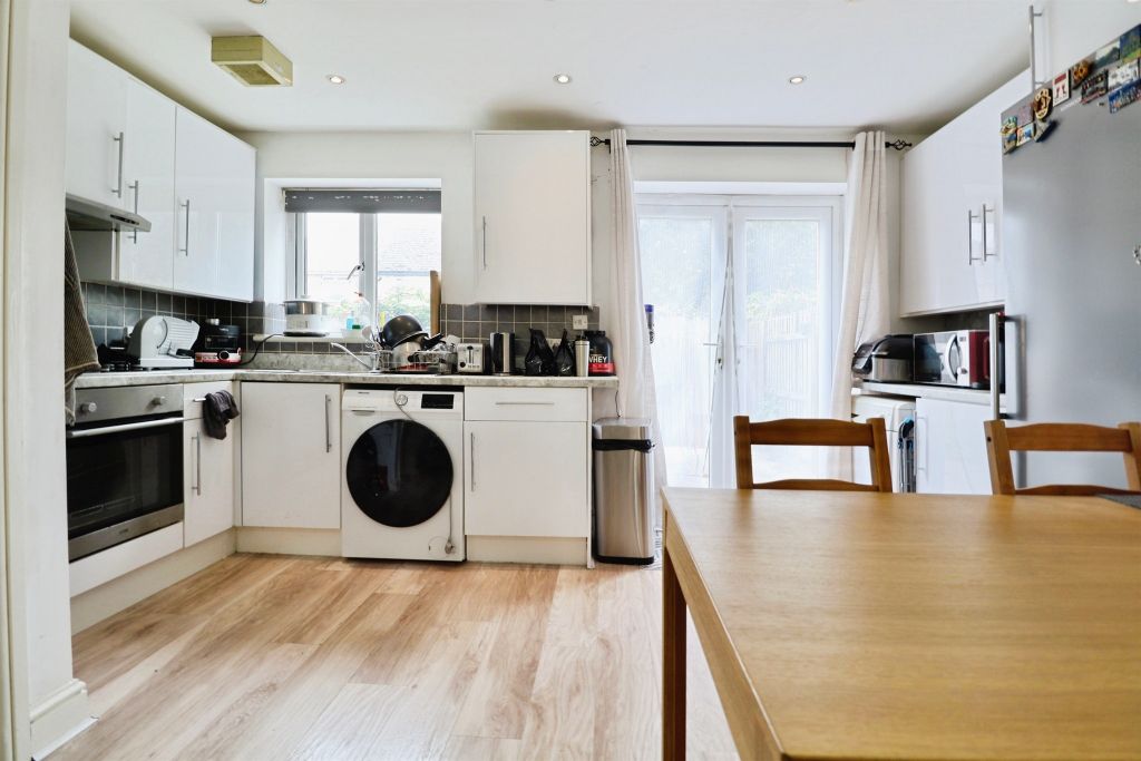 Additional image 4 of 2 bed flat for saleDeemuir Square, Cardiff CF24