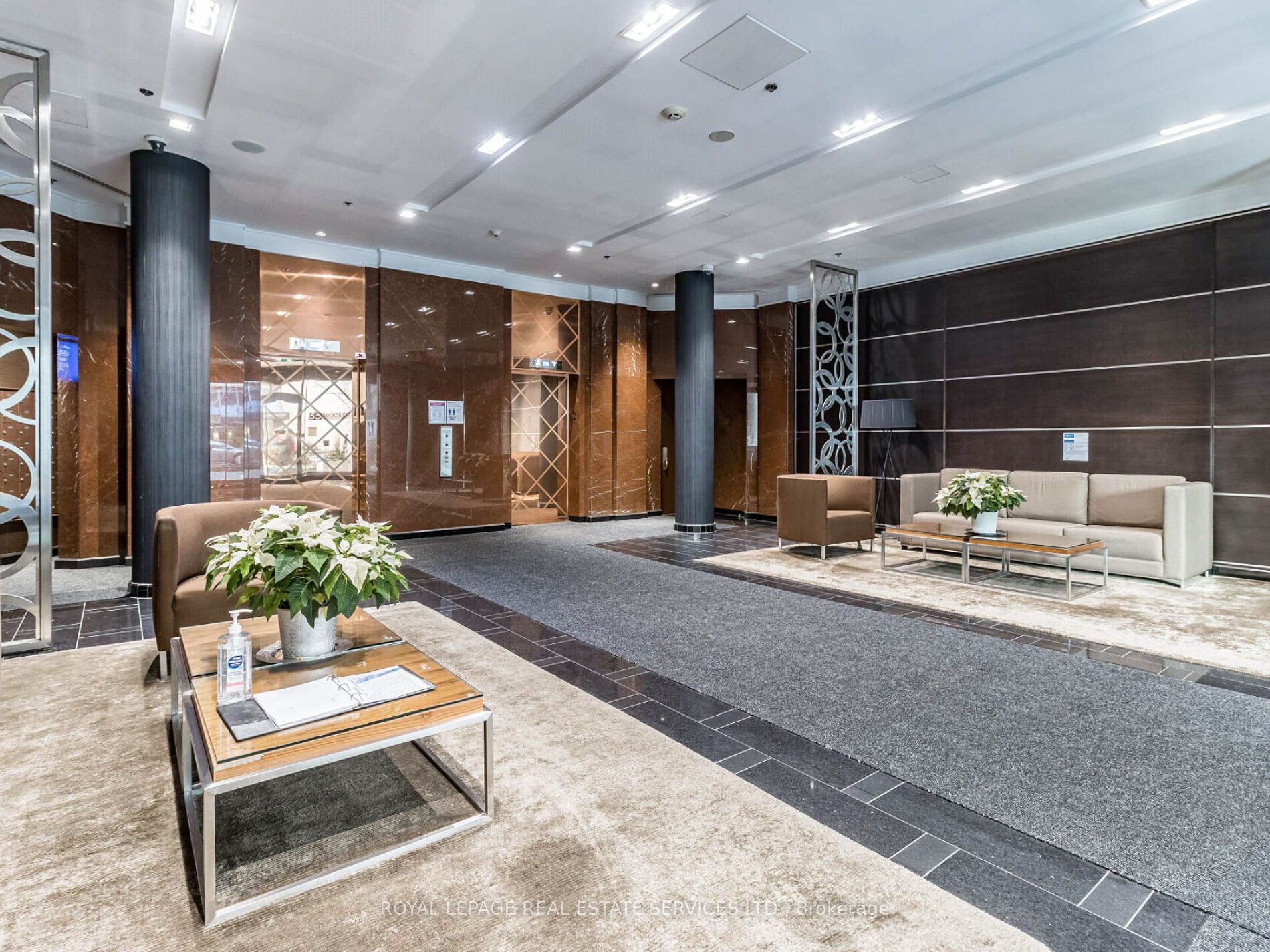 Additional image 3 of 802-55 Bloor Street E, Toronto, ON, M4W 3W6