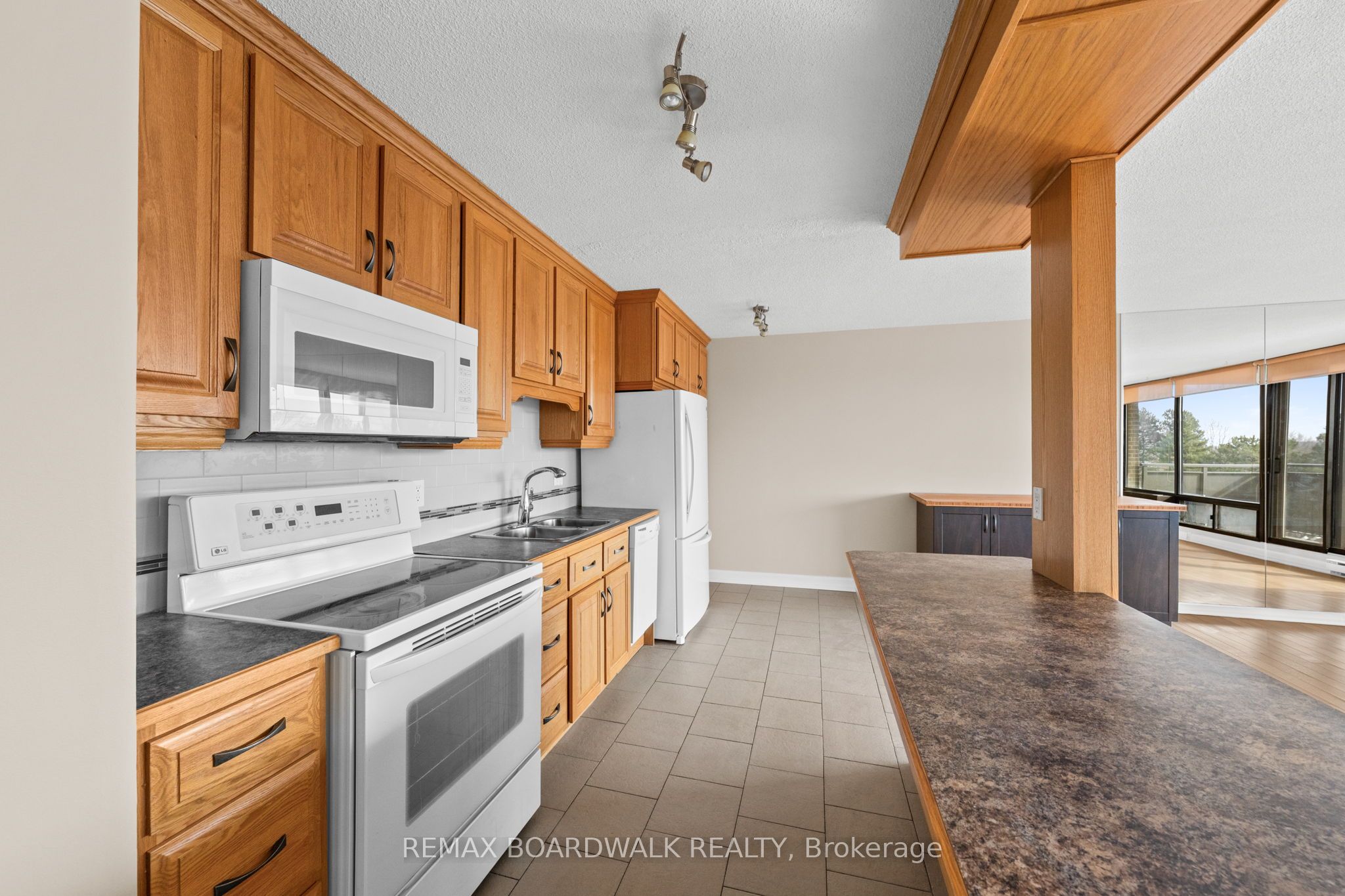 Additional image 6 of 502-1190 Richmond Road, Ottawa, ON, K2B 8J3