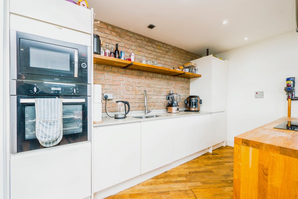 Additional image 6 of 3 bed flat for saleBute Terrace, Cardiff CF10