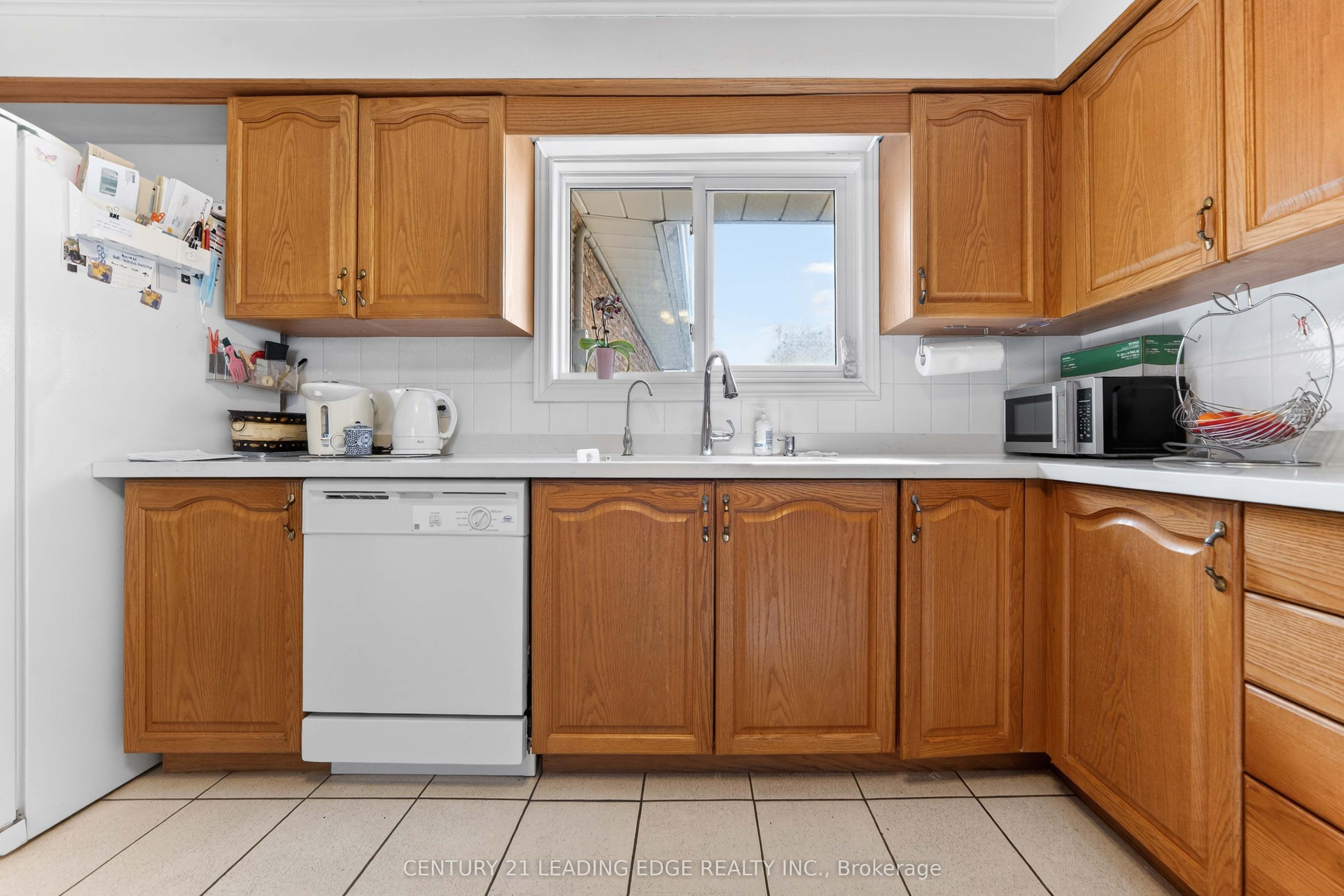 36 Lawnmere Crescent, Toronto, ON, M1S 2T3 photo 5