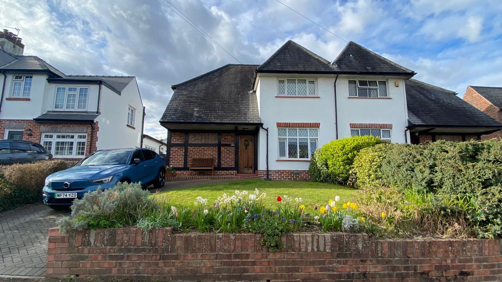 3 bed semi-detached house for saleHeol Y Coed, Rhiwbina, Cardiff CF14