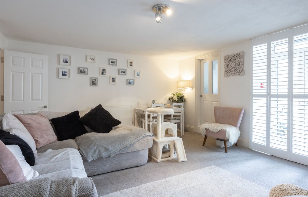 Additional image 15 of 1 bed flat for sale25 Duhamel Place, St. Helier, Jersey JE2