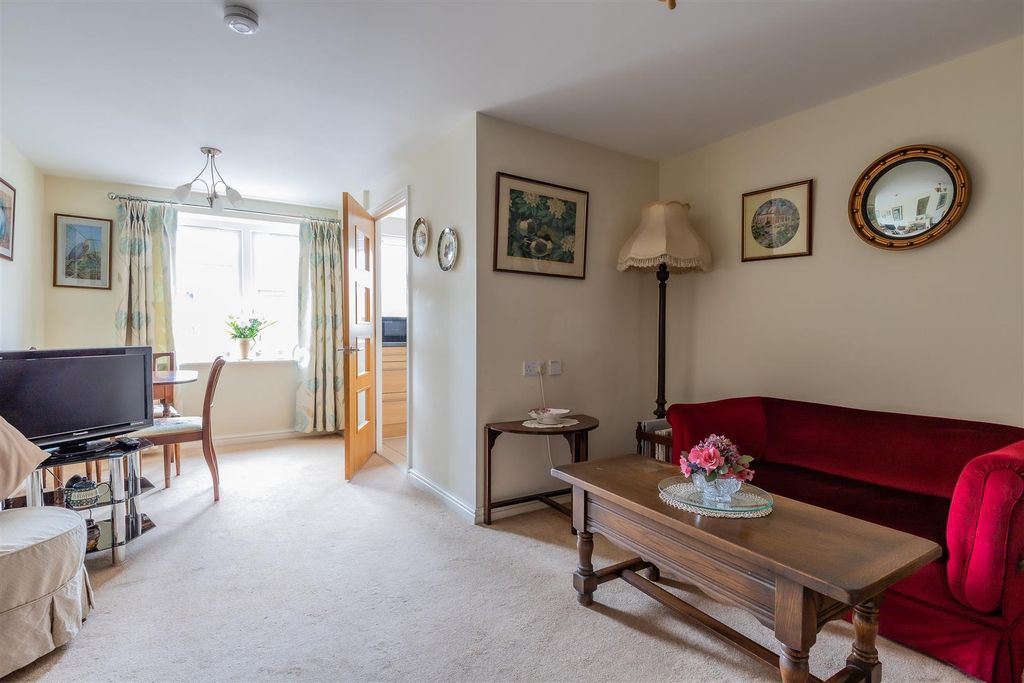 Additional image 8 of 2 bed flat for saleThomas Court, Penylan, Cardiff CF23