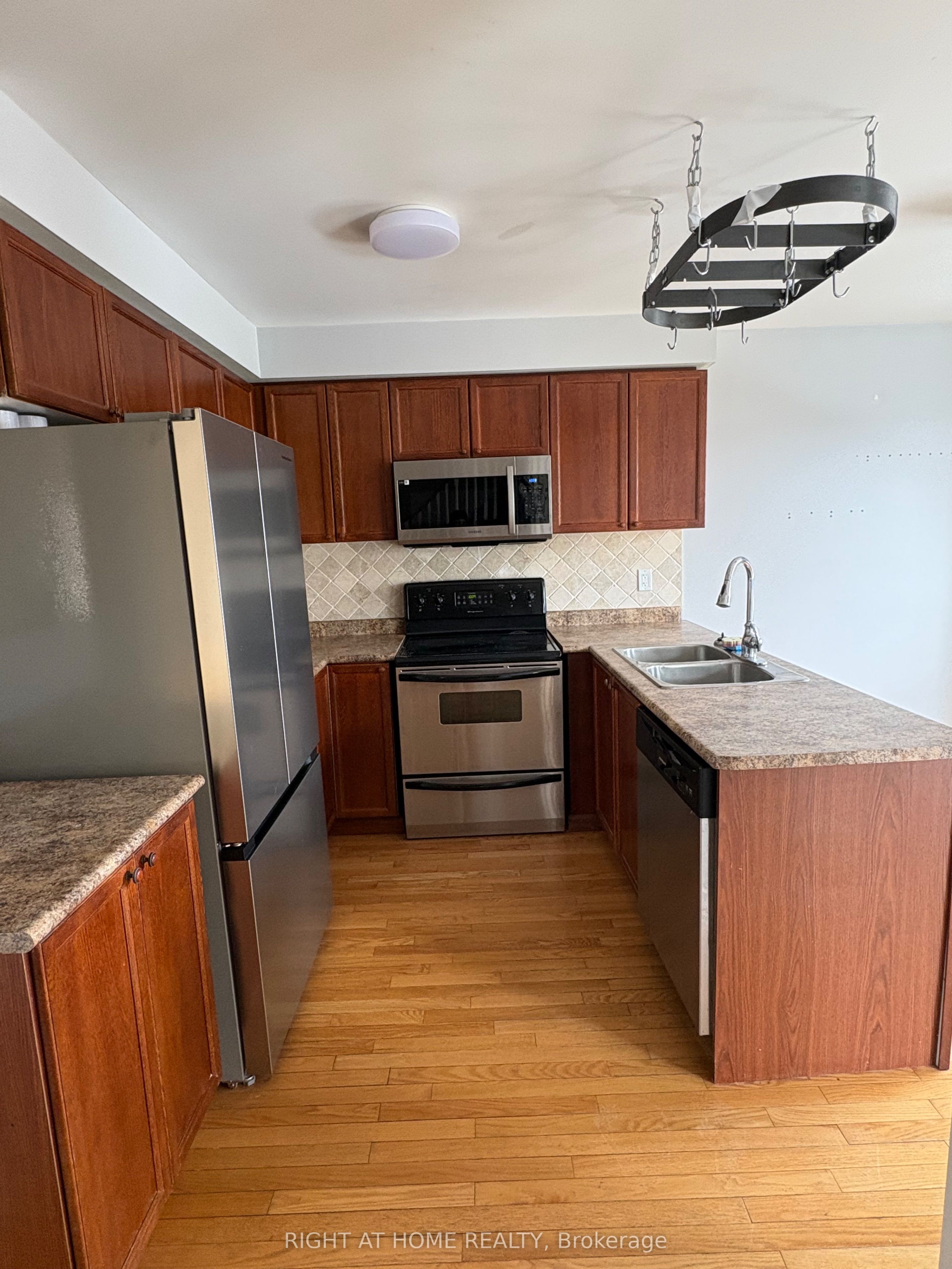 134 Dean Avenue, Barrie, ON, L4N 0V6 photo 5