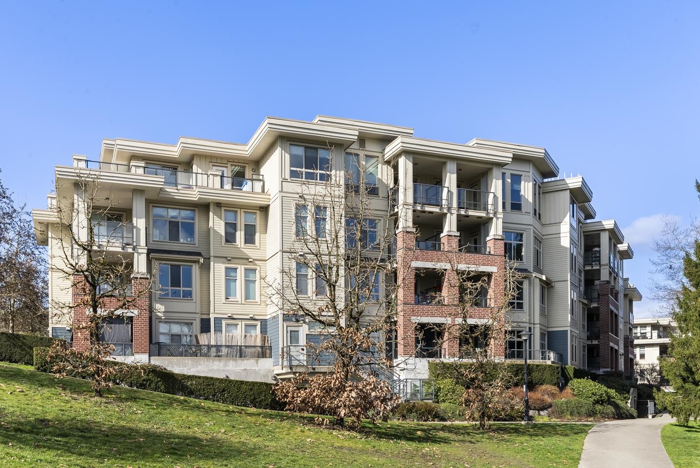 312-245 Ross Drive, New Westminster, BC, V3L 0B6