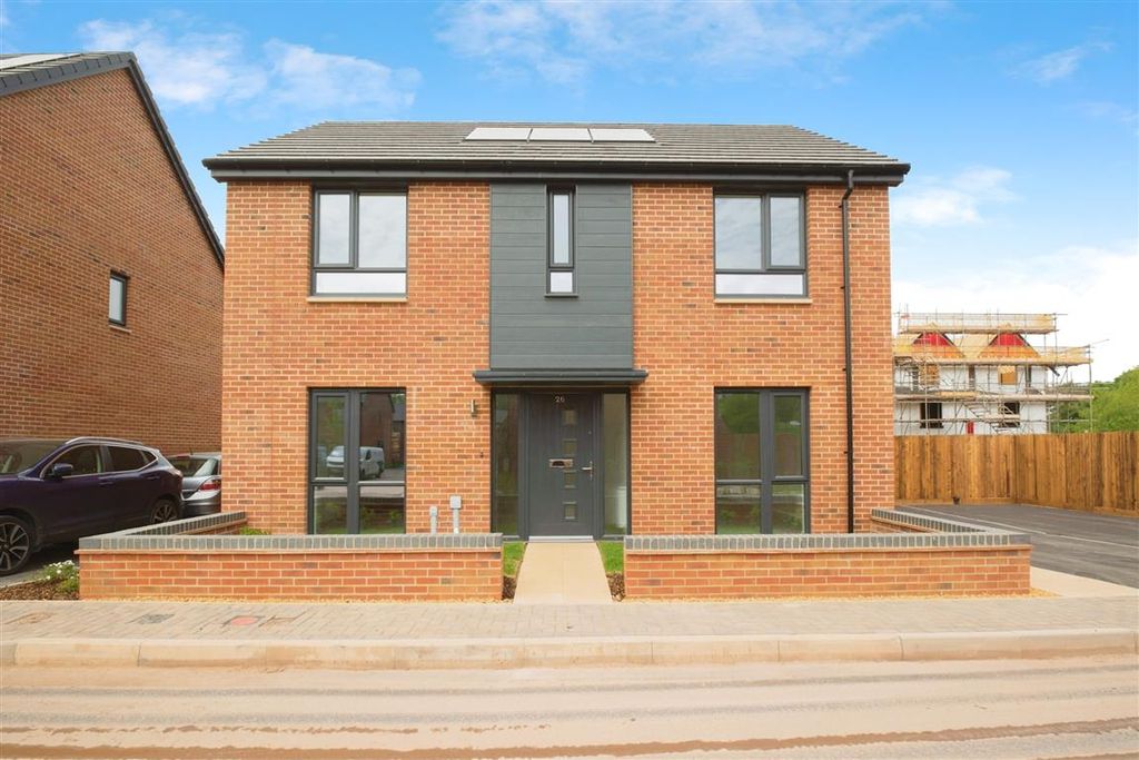 4 bed detached house for saleMaple Fields, Llanrumney, Cardiff CF3