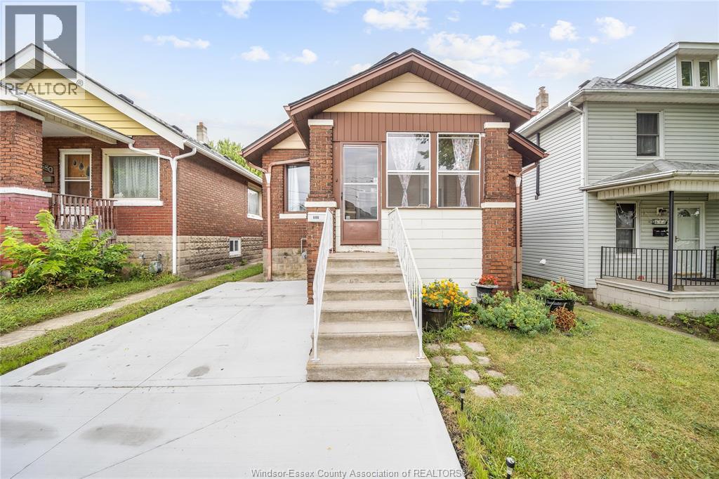 686 Mckay Avenue, Windsor, ON, N9B2A1