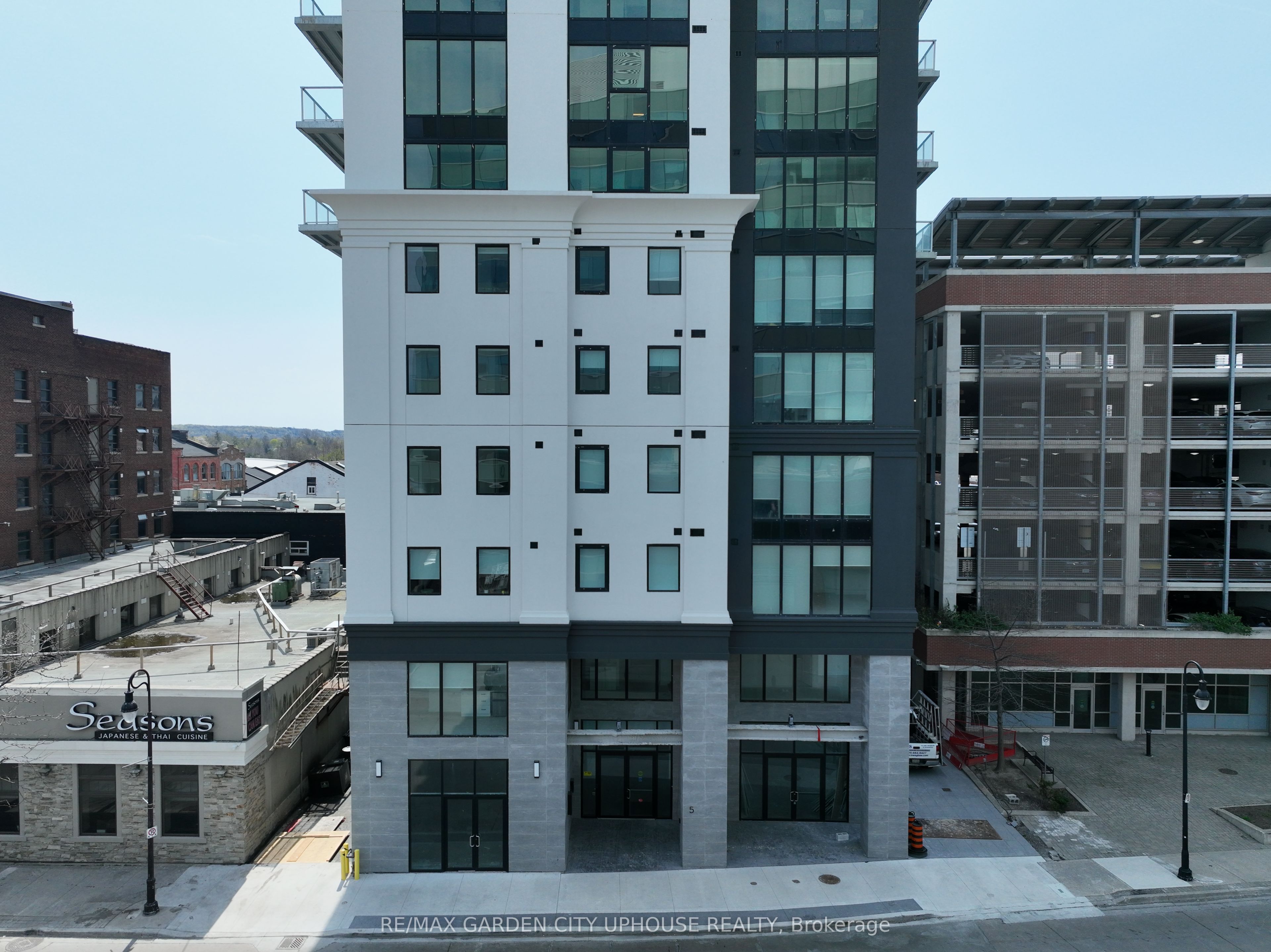 904-57 Carlisle Street, St. Catharines, ON, L2R 7N6