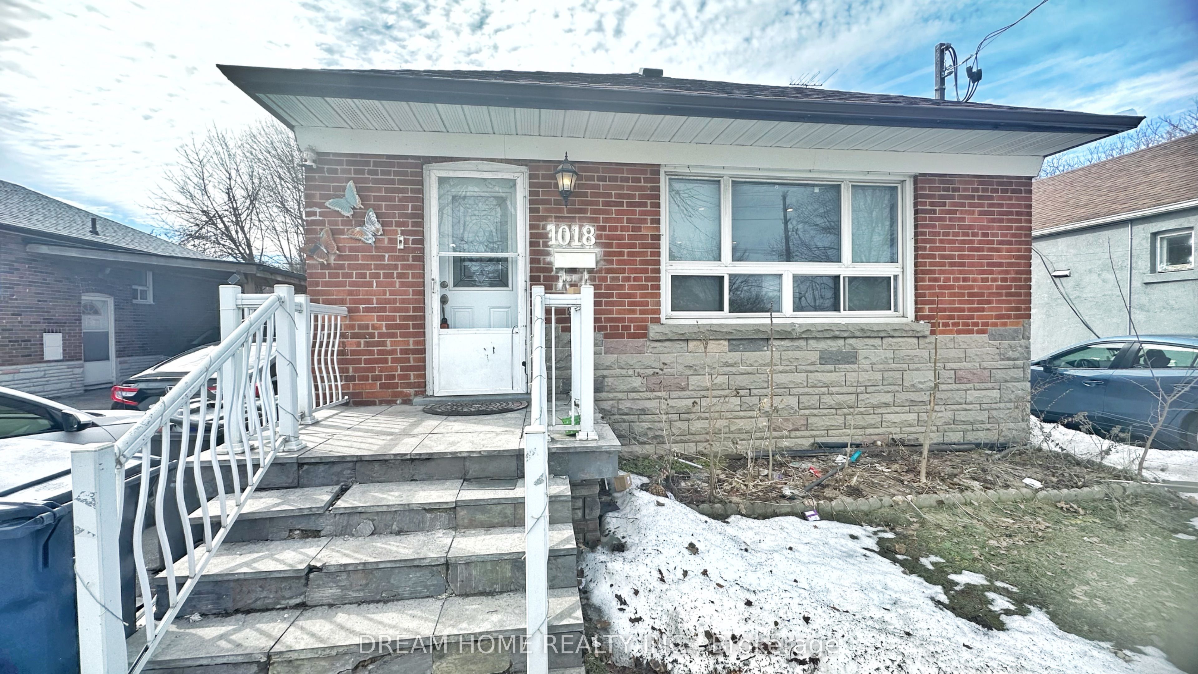 Main Floor-1018 Kennedy Road, Toronto, ON, M1K 2E8