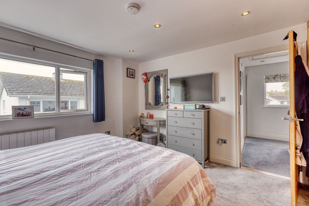 Additional image 19 of 4 bed semi-detached house for sale13 Nomond Avenue, St Helier JE2