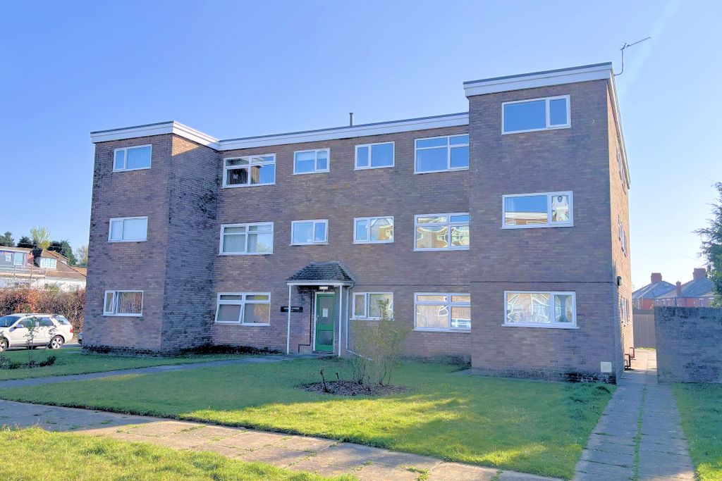 2 bed penthouse for saleCarew Court, Whitchurch, Cardiff CF14