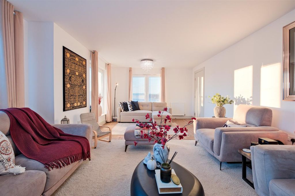 Additional image 3 of 4 bed detached house for saleGoldsmith Avenue, Hamilton ML3