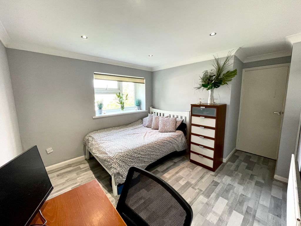 Additional image 6 of 2 bed flat for saleWestbourne Road, Cardiff CF14