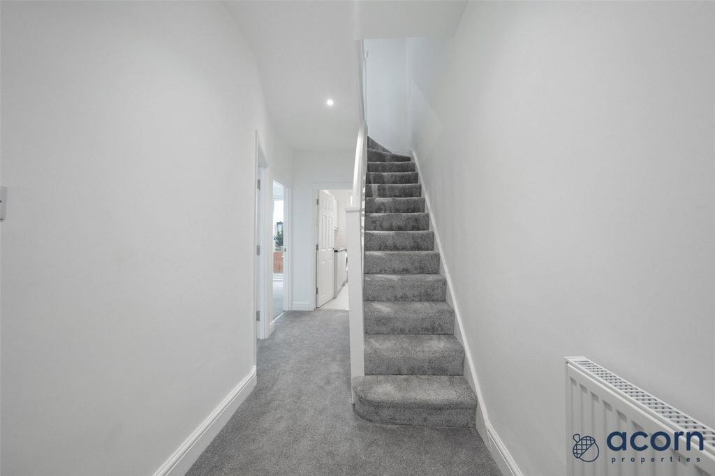 Additional image 10 of 5 bed terraced house for saleWakemans Hill Avenue, Colindale, London NW9