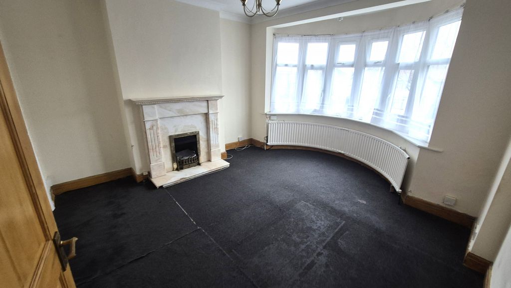 Additional image 2 of 3 bed semi-detached house for saleHay Lane, Kingsbury NW9