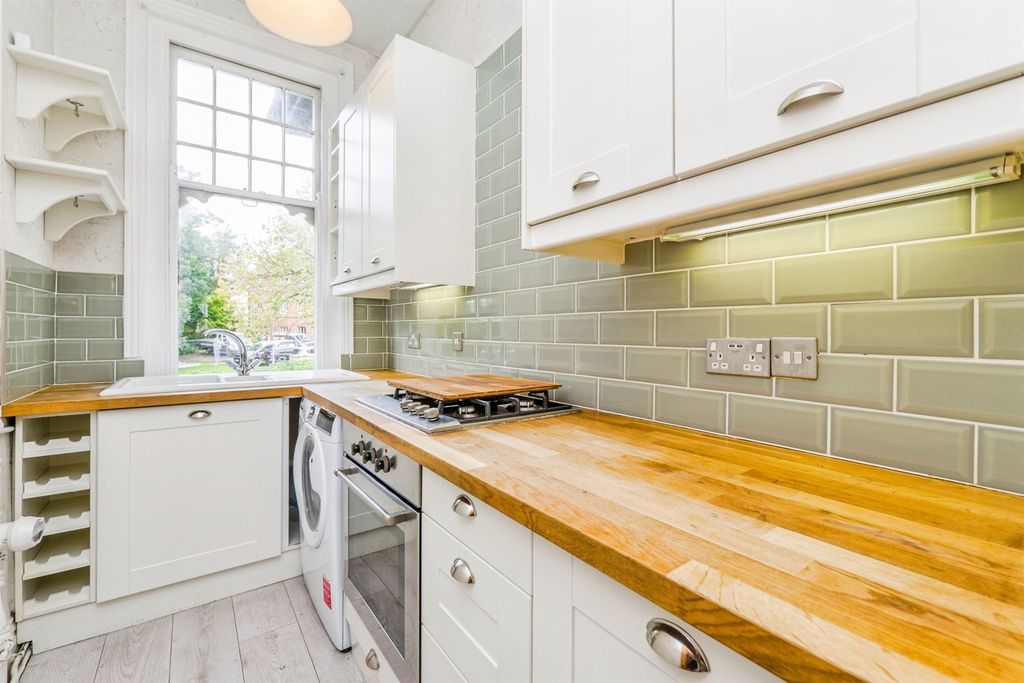Additional image 5 of 3 bed flat for salePen-Y-Lan Road, Penylan, Cardiff CF23
