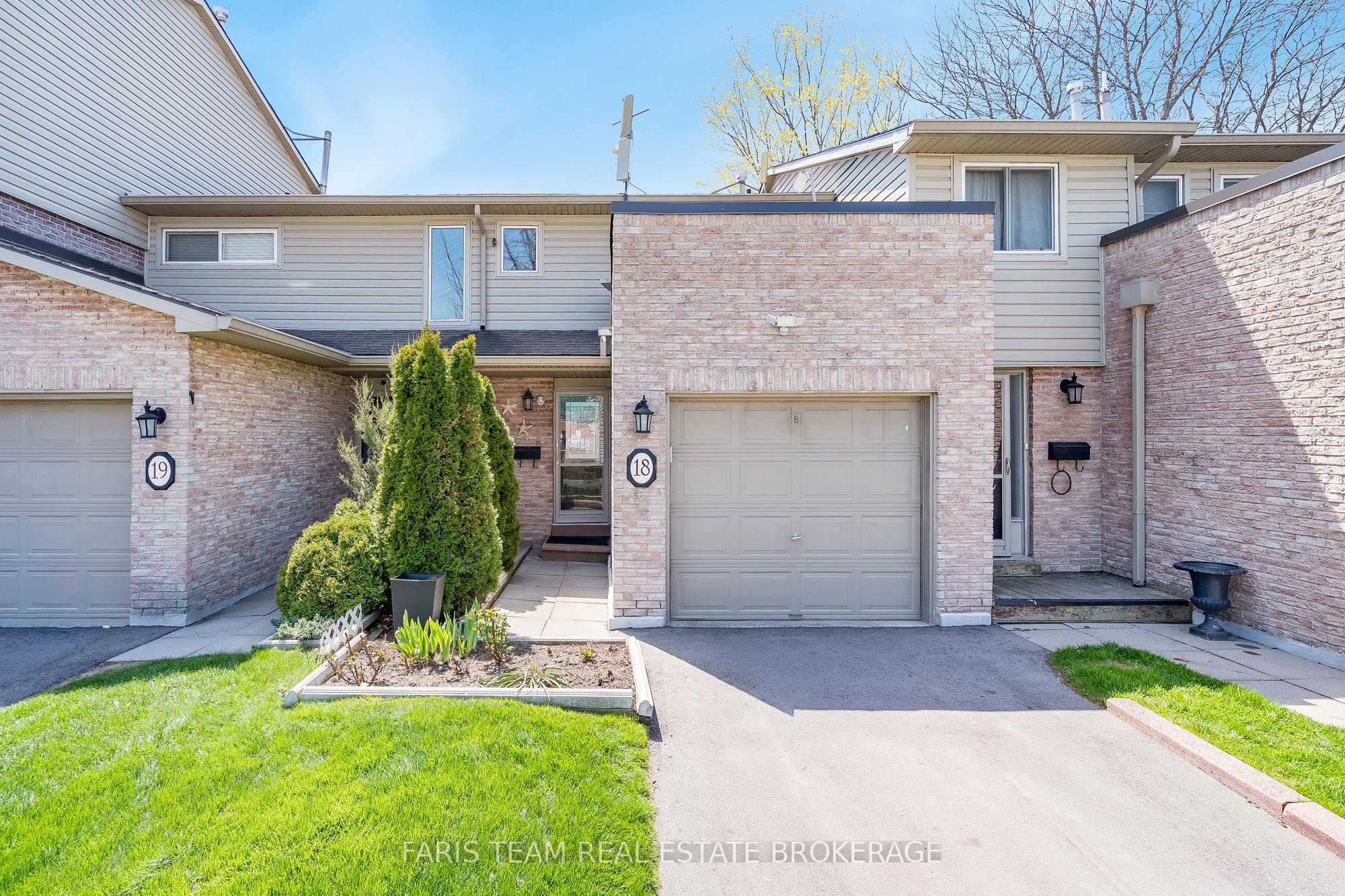 18-2075 Asta Drive, Mississauga, ON, L5A 2T5