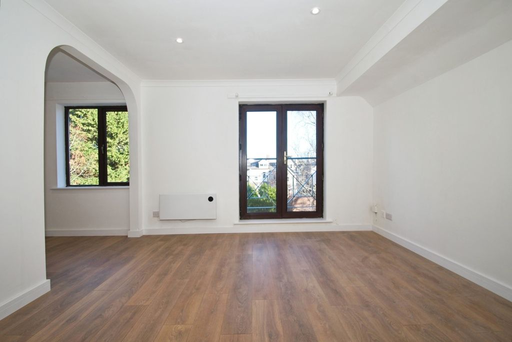 Additional image 2 of 2 bed flat for saleCaernarvon Court, Conway Road, Cardiff CF11