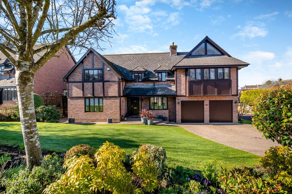 5 bed detached house for saleCenturions Court, Caerwent, Caldicot, Monmouthshire NP26