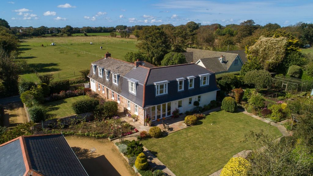 5 bed detached house for saleGenee Cottage, St Lawrence JE3