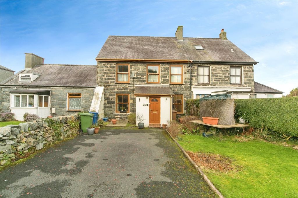 5 bed terraced house for saleWaen Y Pandy, Tregarth, Gwynedd LL57