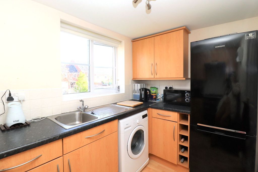 Additional image 4 of 2 bed flat for saleFallow Crescent, Hedge End SO30