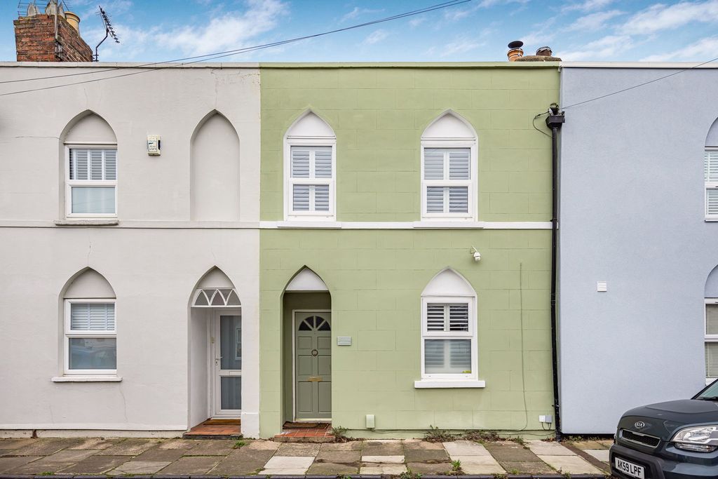 2 bed terraced house for saleQueens Retreat, Cheltenham GL51