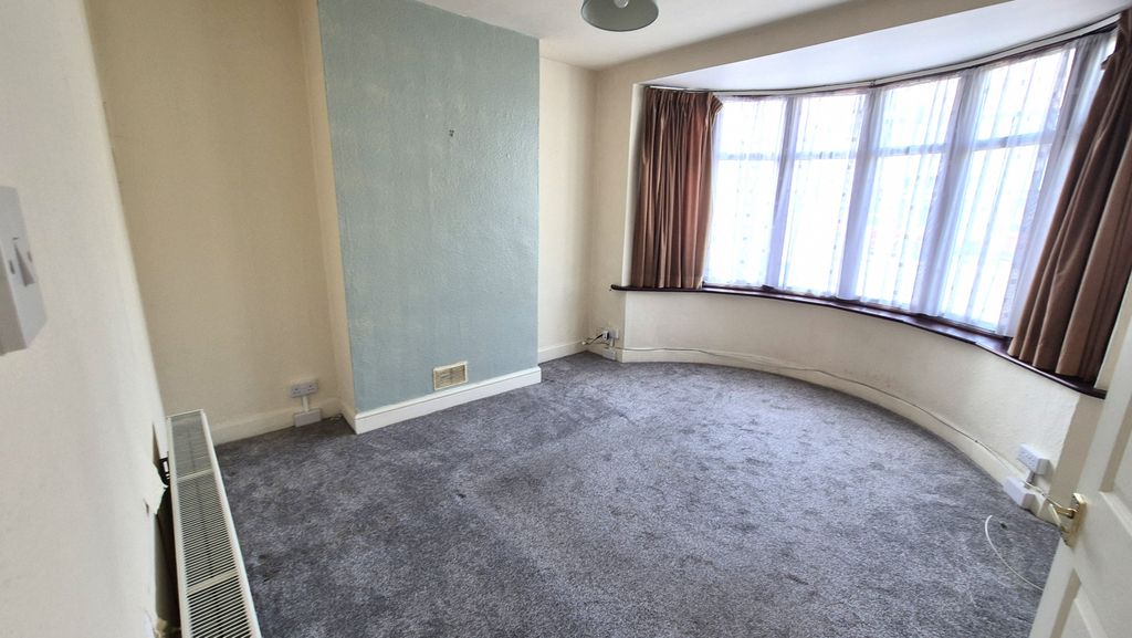 Additional image 3 of 3 bed terraced house for saleSummit Avenue, Kingsbury NW9