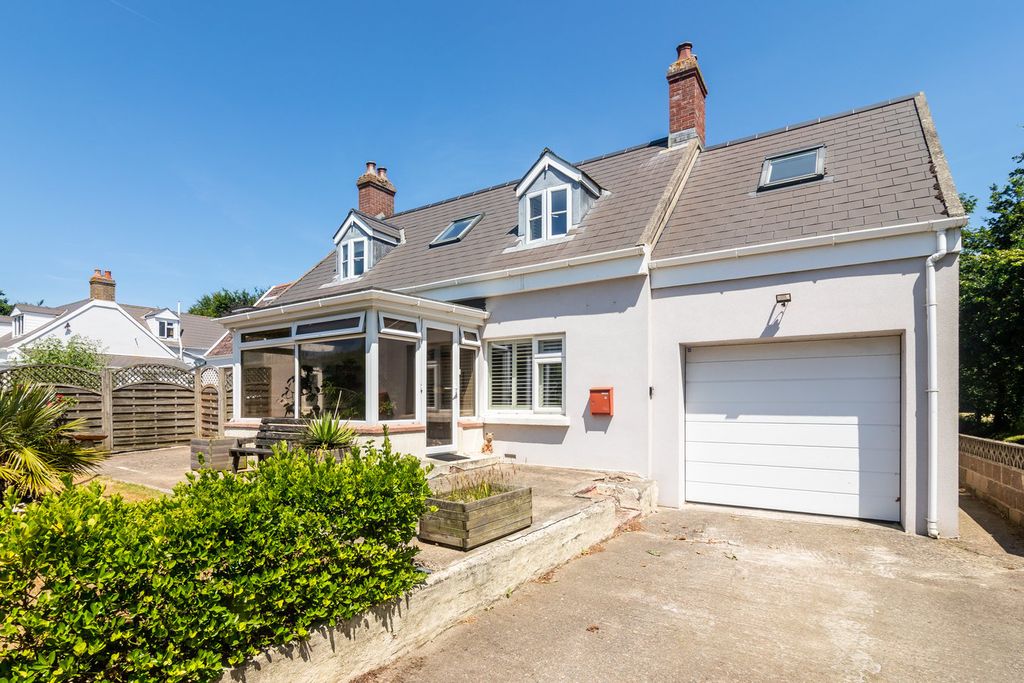 4 bed detached house for saleLa Route Du Carrefour A Cendre, St Peter JE3