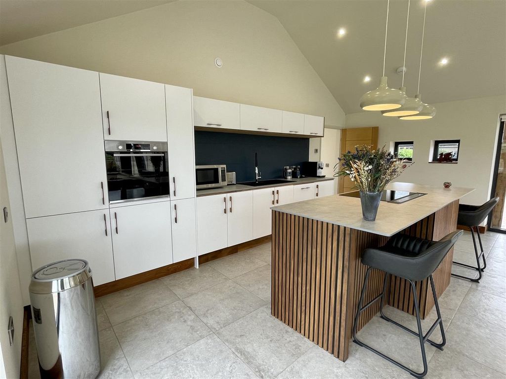 Additional image 8 of 3 bed detached bungalow for saleStarling Close, Rogiet, Caldicot NP26