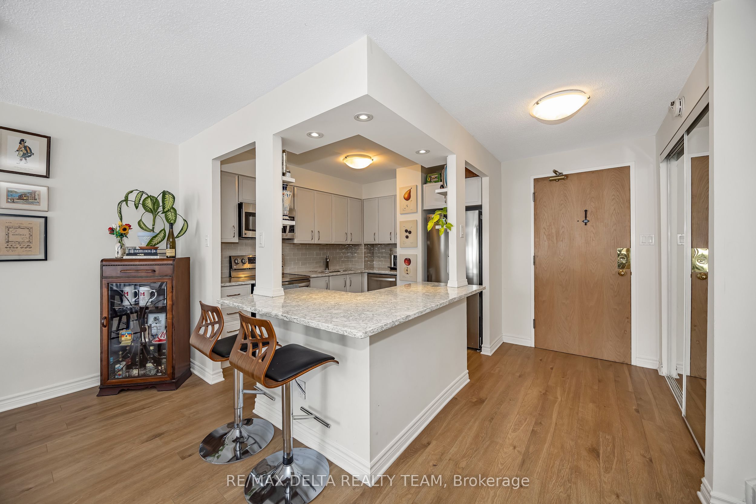 Additional image 4 of 111-2871 Richmond Road, Ottawa, ON, K2B 8M5