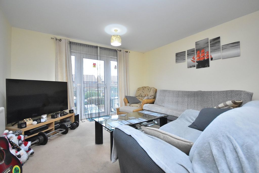 2 bed flat for saleStimpson Avenue, Northampton NN1 photo 2