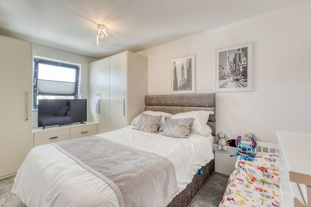 Additional image 4 of 1 bed flat for sale66 Saviours Place, St Helier JE2