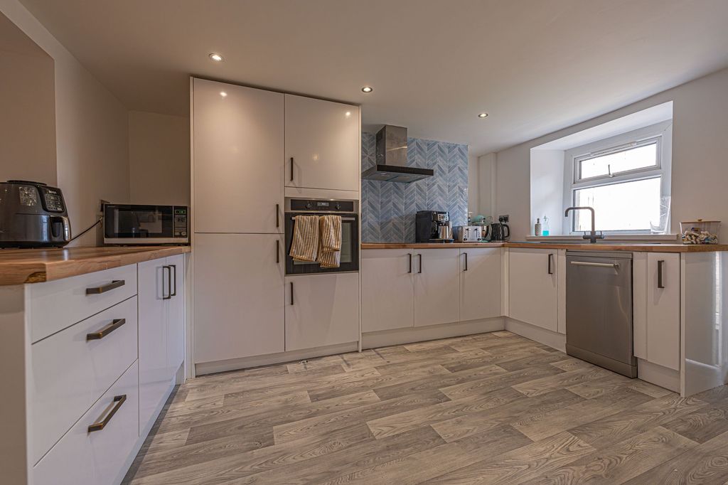 Additional image 2 of 4 bed semi-detached house for saleBarrack Hill, Newport NP20