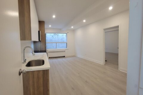 Additional image 8 of 2-1980 Eglinton Avenue W, Toronto, ON, M6E 2J9