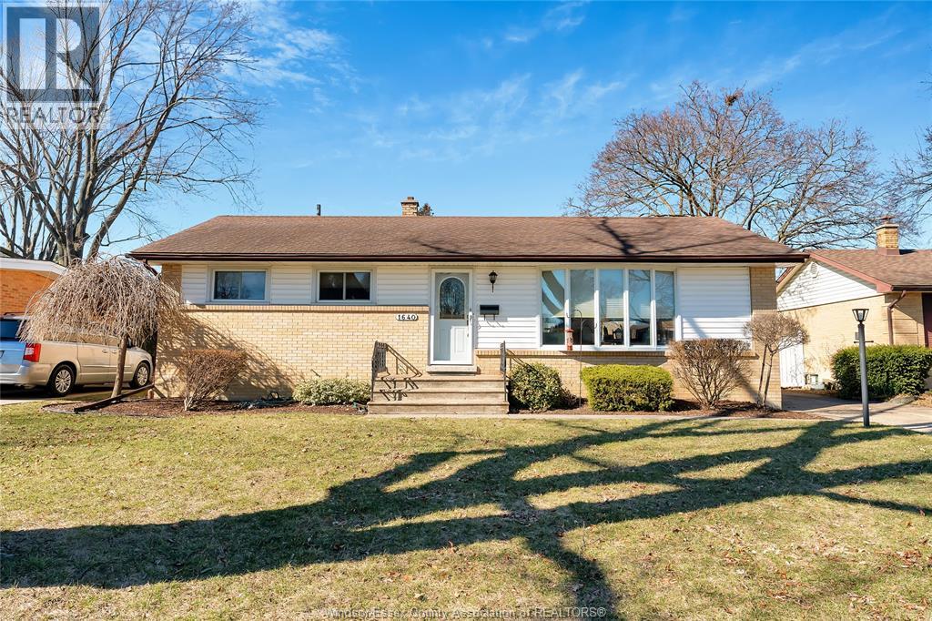 1640 St. Gabriel , Windsor, ON, N9E1P1