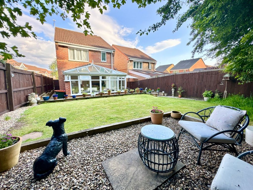3 bed detached house for salePriory Way, Langstone, Newport NP18 photo 3