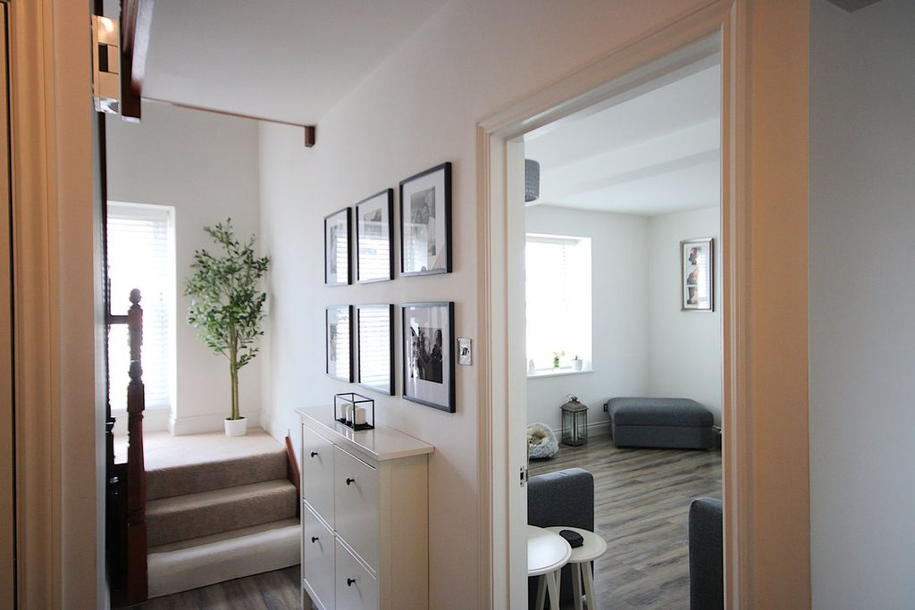 Additional image 2 of 3 bed flat for saleVal Plaisant, St Helier JE2