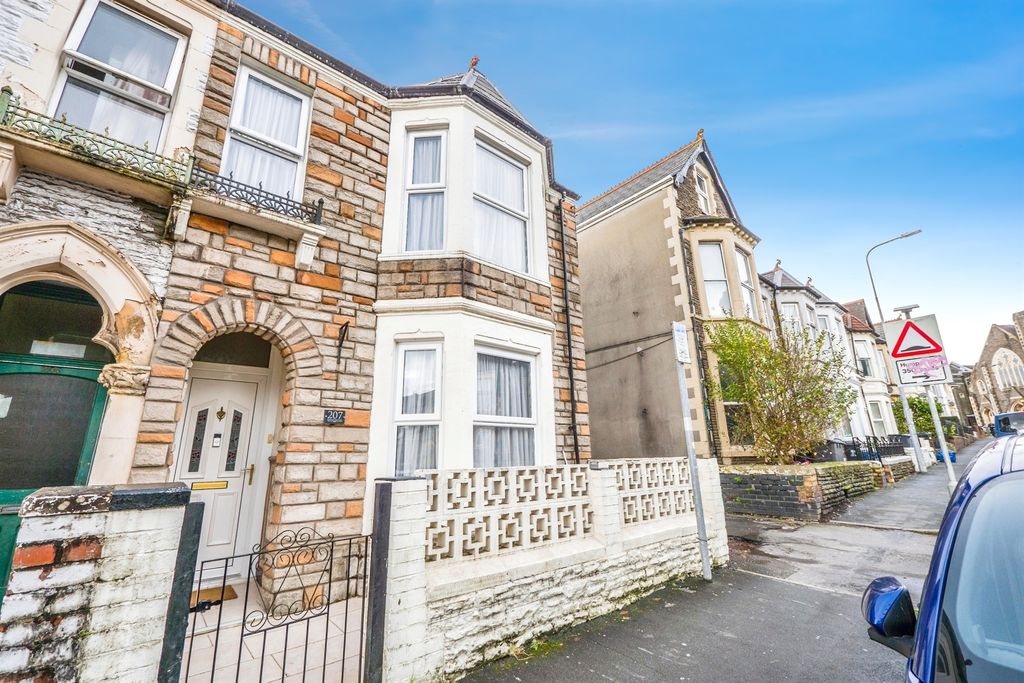 4 bed end terrace house for saleMackintosh Place, Roath, Cardiff CF24