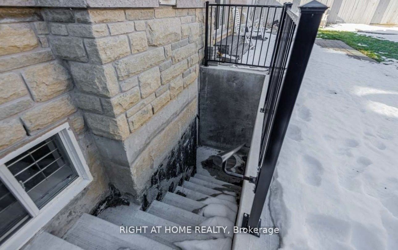 Basmt-2 Township Avenue, Richmond Hill, ON, L4E 0J5