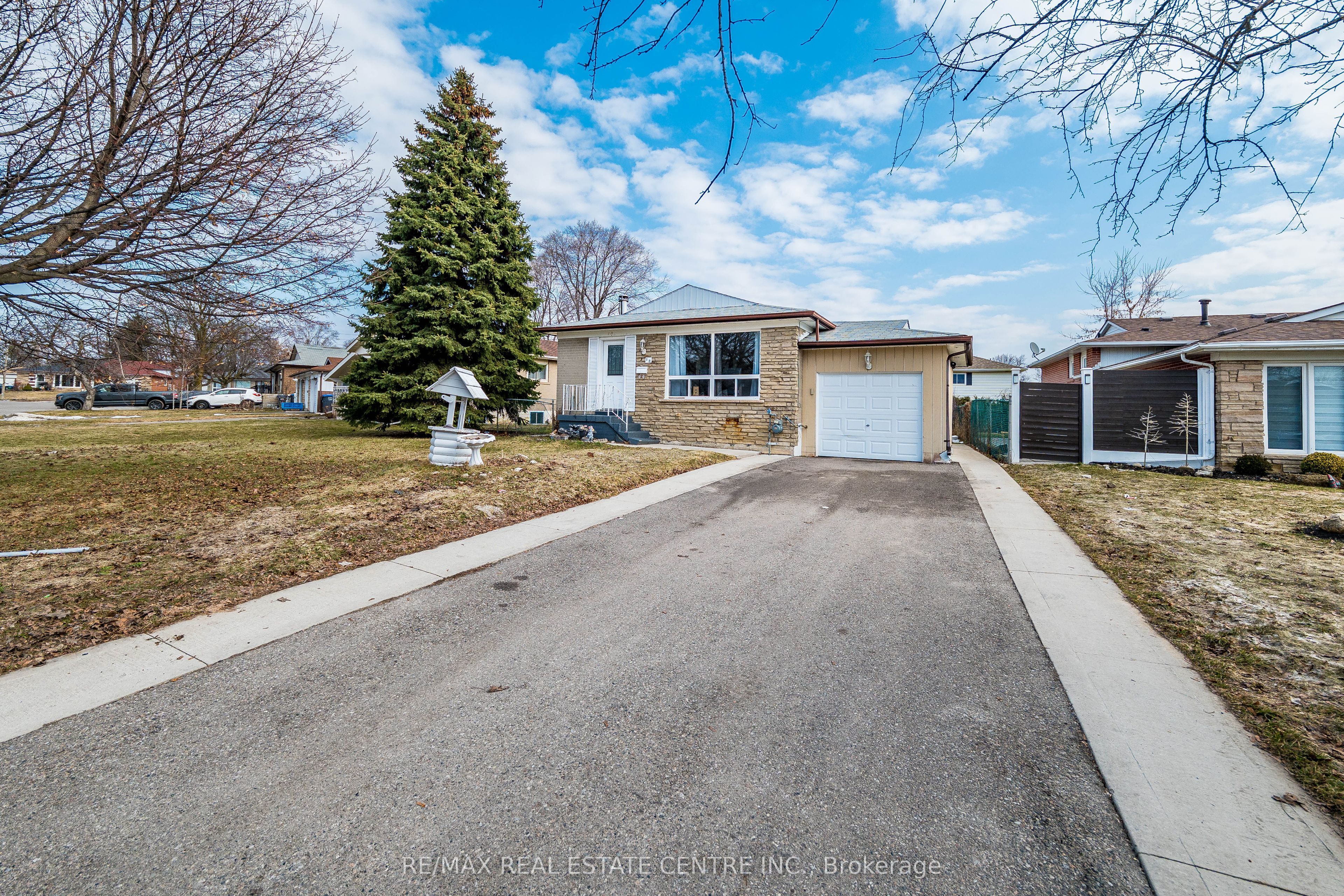 18 Northwood Drive, Brampton, ON, L6X 2L2