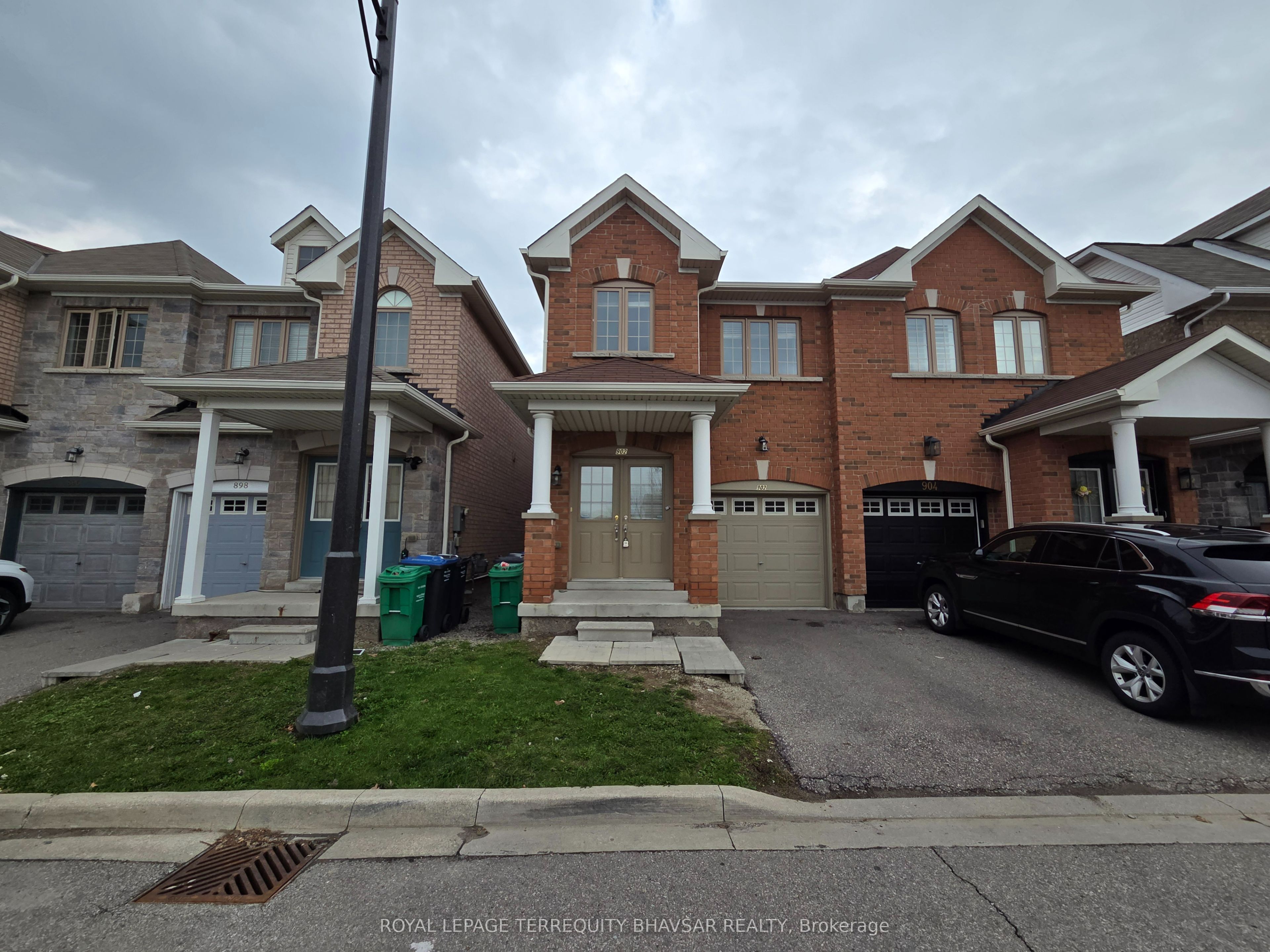 Additional image 2 of 902 Francine Crescent, Mississauga, ON, L5V 0E2