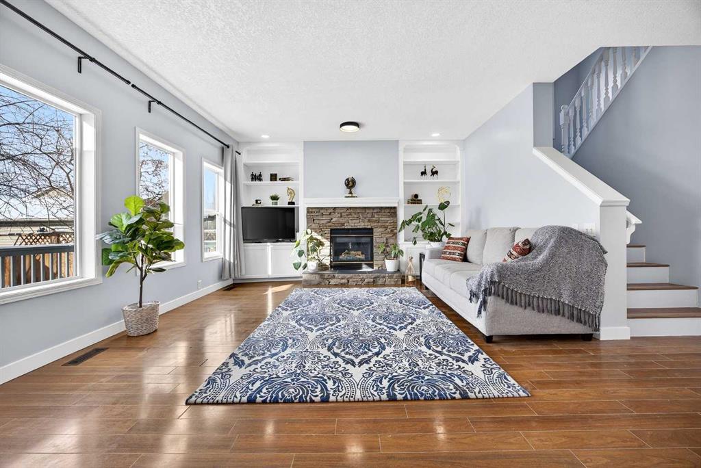 Additional image 2 of 162 Prestwick Landing SE, Calgary, AB, T2Z3S3