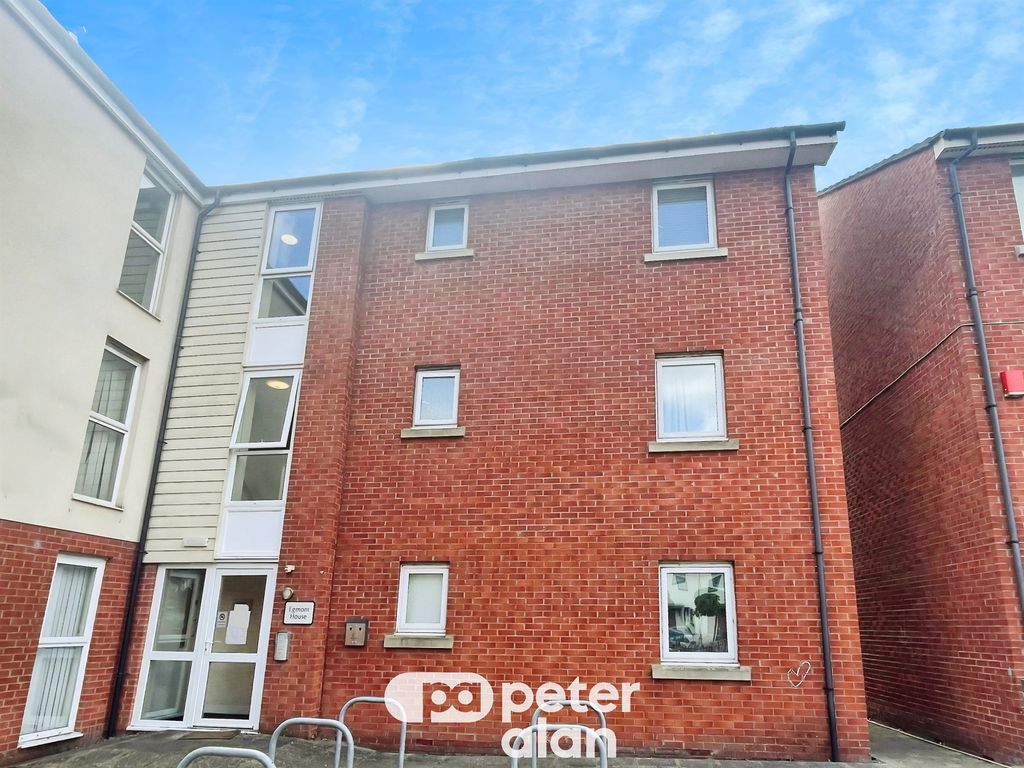 2 bed flat for saleAlicia Crescent, Newport NP20