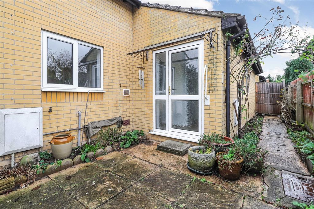 Additional image 14 of 2 bed semi-detached bungalow for saleSherbourne Court, Cambridge CB4