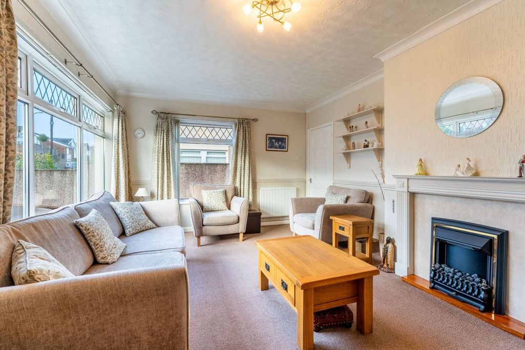 3 bed detached house for saleBasildene Close, Gilwern, Abergavenny NP7 photo 2