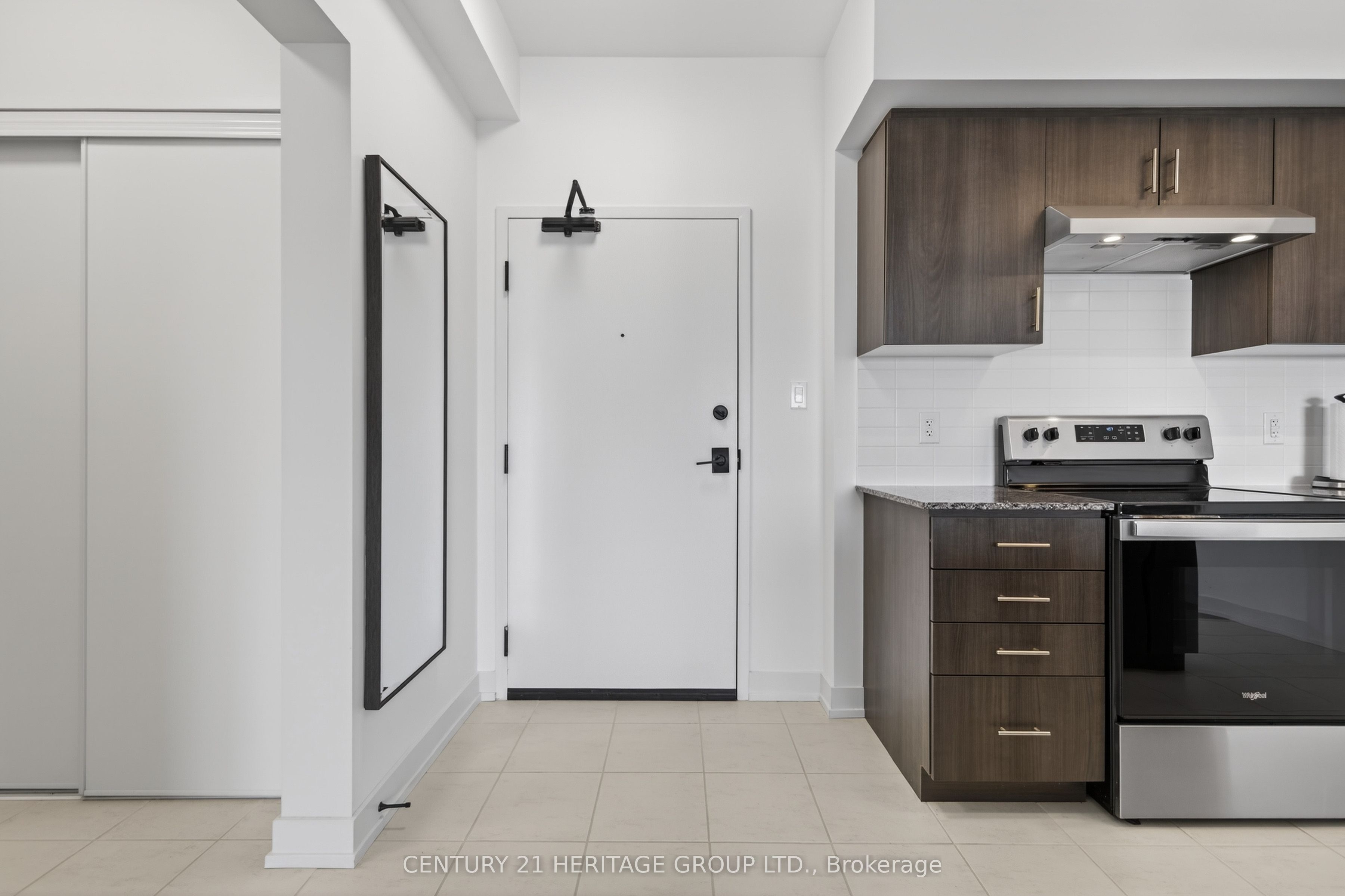 314-4 Spice Way, Barrie, ON, L9J 0M2 photo 5