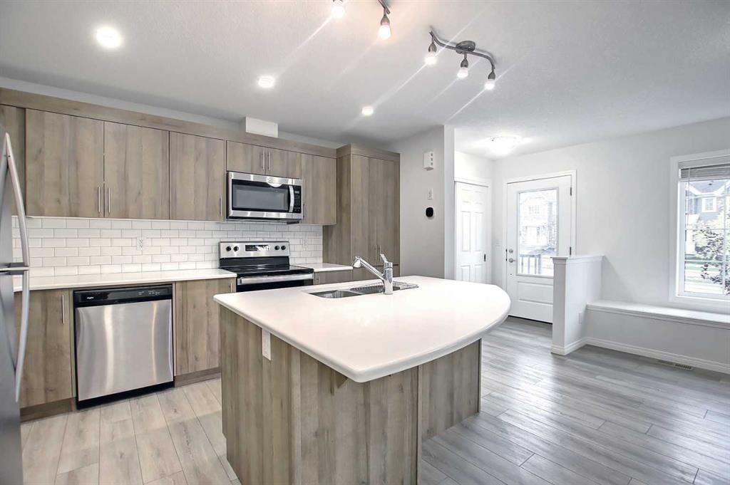 Additional image 5 of 39 Yorkville Boulevard SW, Calgary, AB, T2X 4K2