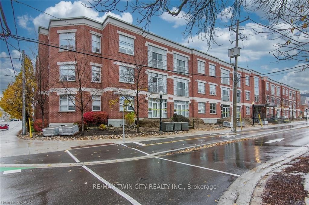 211-165 Duke Street E, Waterloo, ON, N2H 6T8